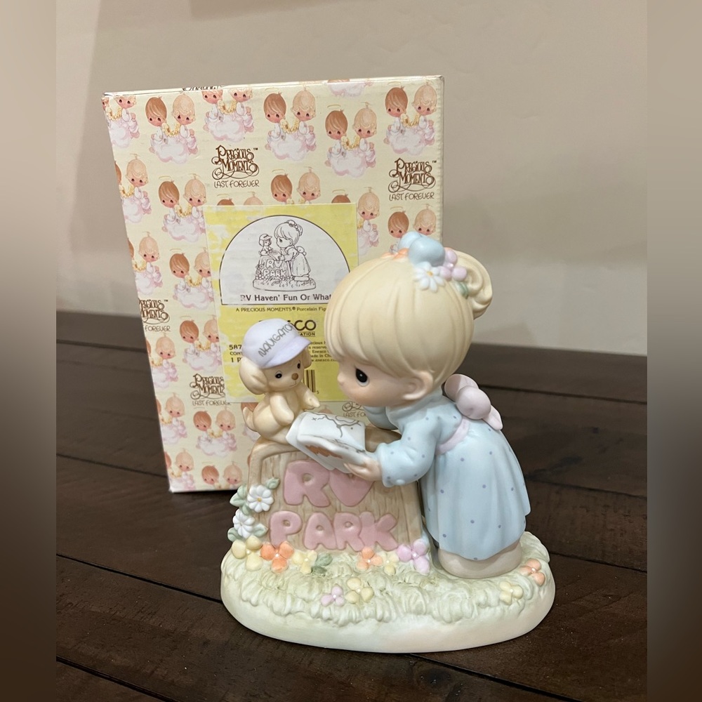 Precious Moments RV Haven Fun or What porcelain figurine in box, 1999